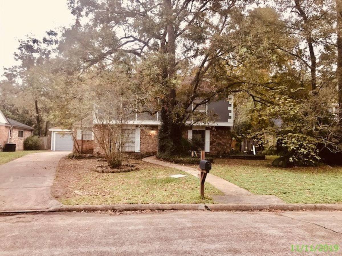 House for rent at 1831 Willow Point Dr, Kingwood, TX 77339
