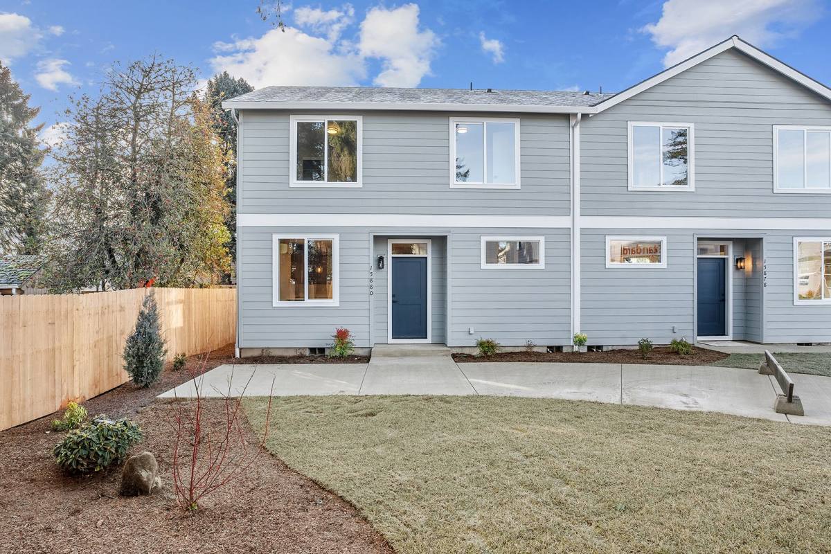 Townhouse for rent at 15880 SE Washington Court, Portland, OR 97233