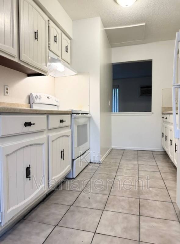 Townhouse for rent at 5730 Gay St, Toledo, OH 43613