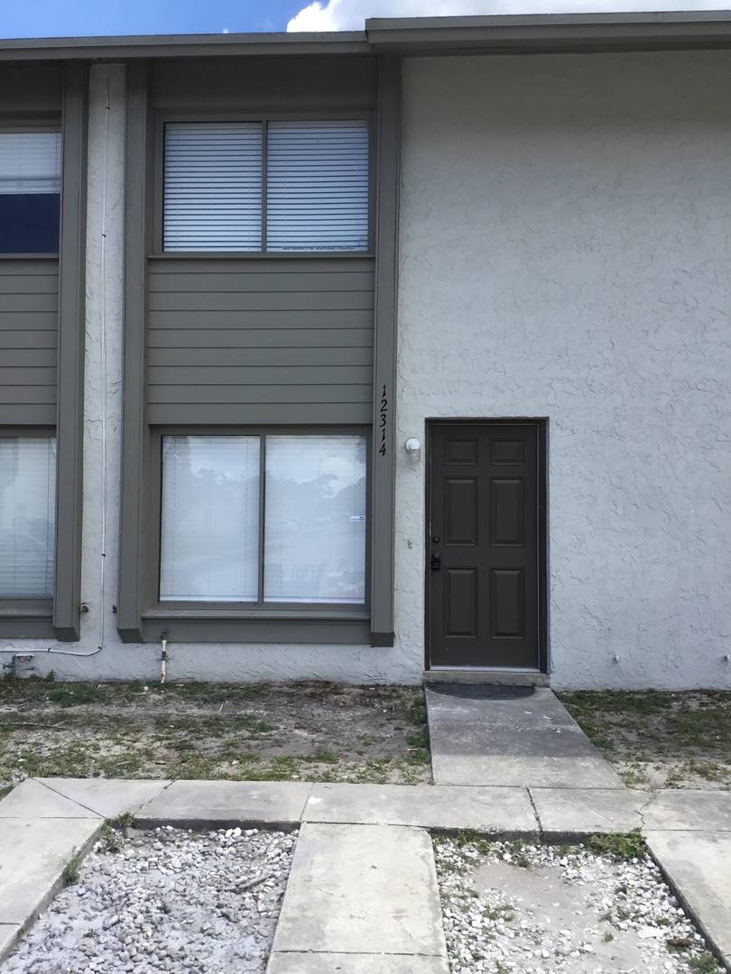 Townhouse for rent at 12314 Fox Hound Lane, Orlando, FL 32826