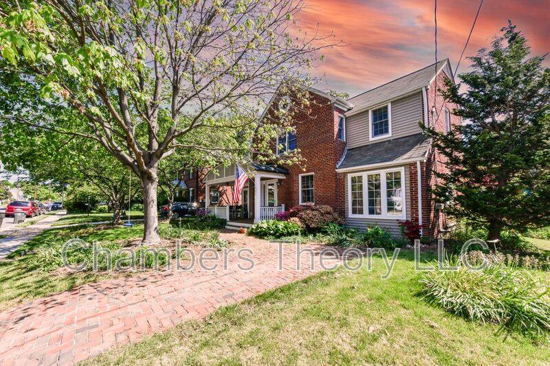 House for rent at 621 S Taylor St, Arlington, VA 22204