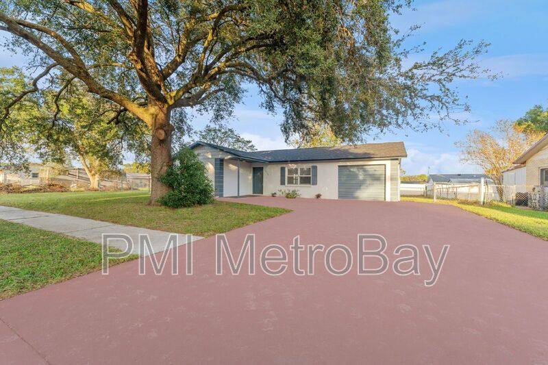 House for rent at 7250 Applegate Dr, Zephyrhills, FL 33540