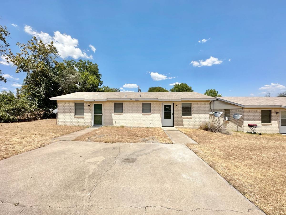 Townhouse for rent at 403 E Robertson, Copperas Cove, TX 76522
