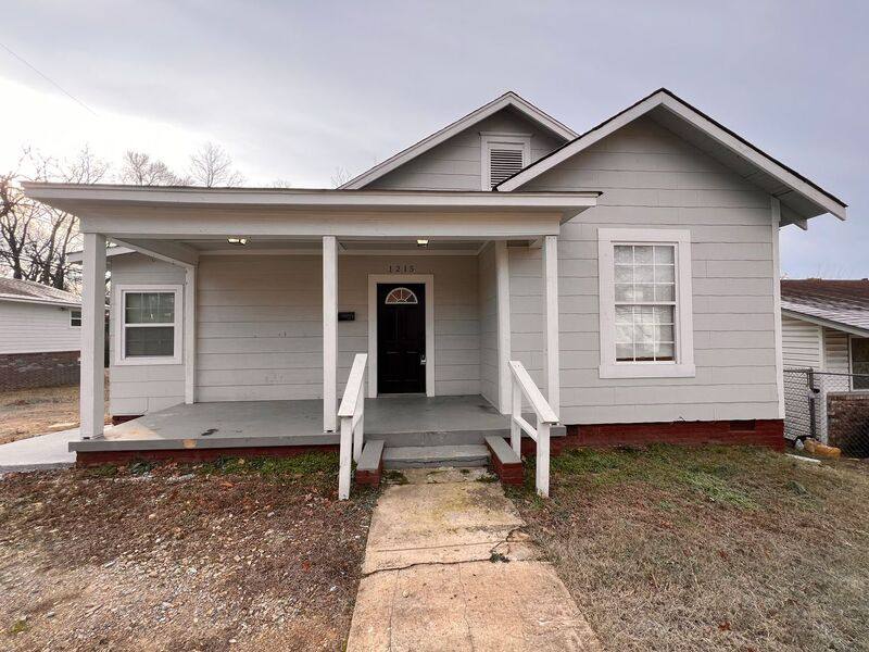Apartment for rent at 1215 W 22nd St #A, Little Rock, AR 72206