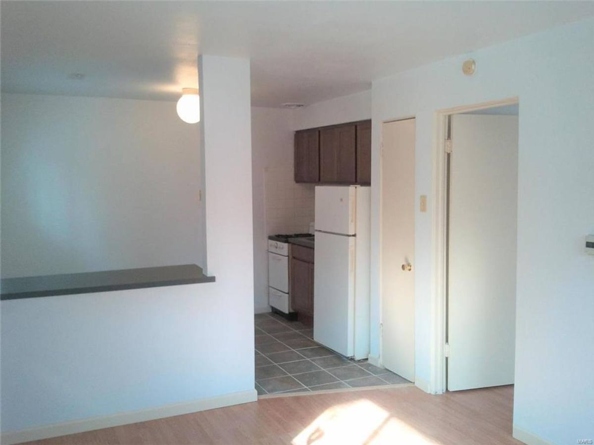 Apartment for rent at 4363 Laclede Ave, Saint Louis, MO 63108