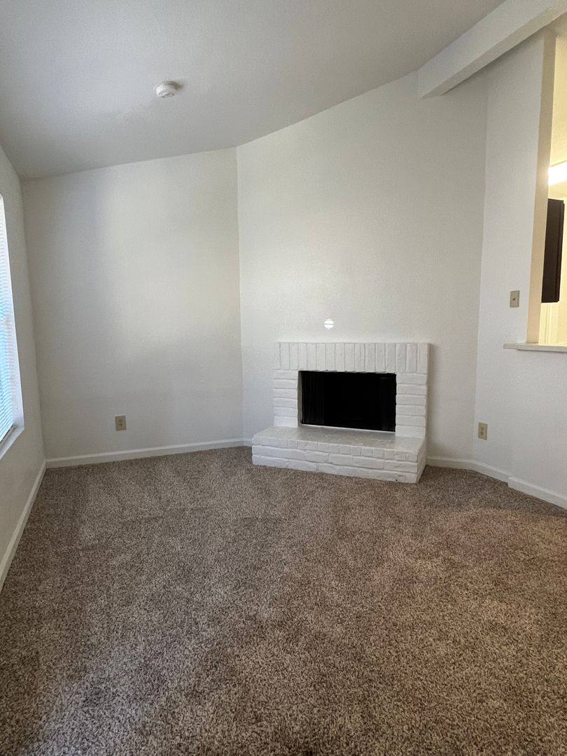 Townhouse for rent at 16700 Kuykendahl Rd, Houston, TX 77068