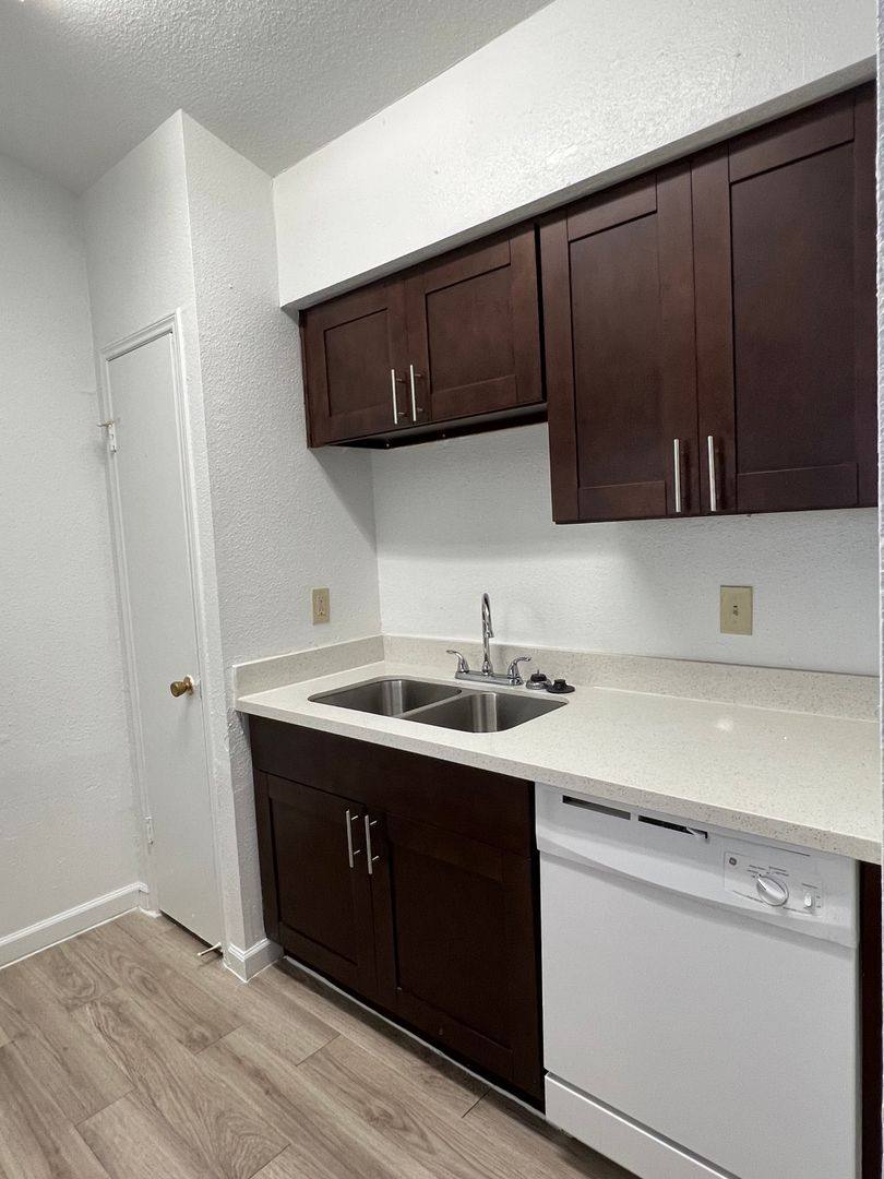 Townhouse for rent at 16700 Kuykendahl Rd, Houston, TX 77068