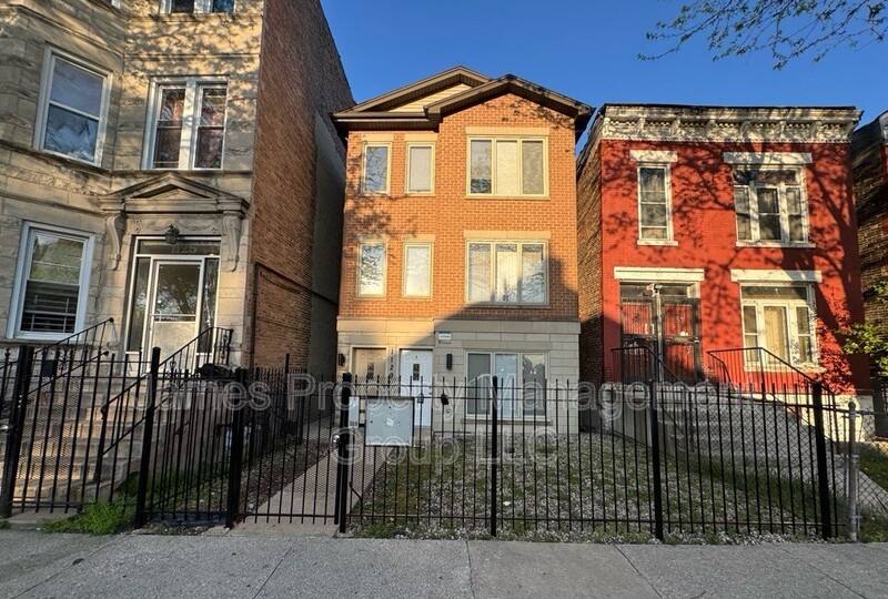 Apartment for rent at 1129 S Troy St #1, Chicago, IL 60612