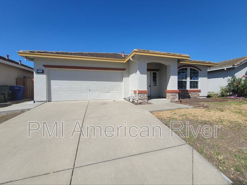 House for rent at 2032 Danvers Way, Sacramento, CA 95832