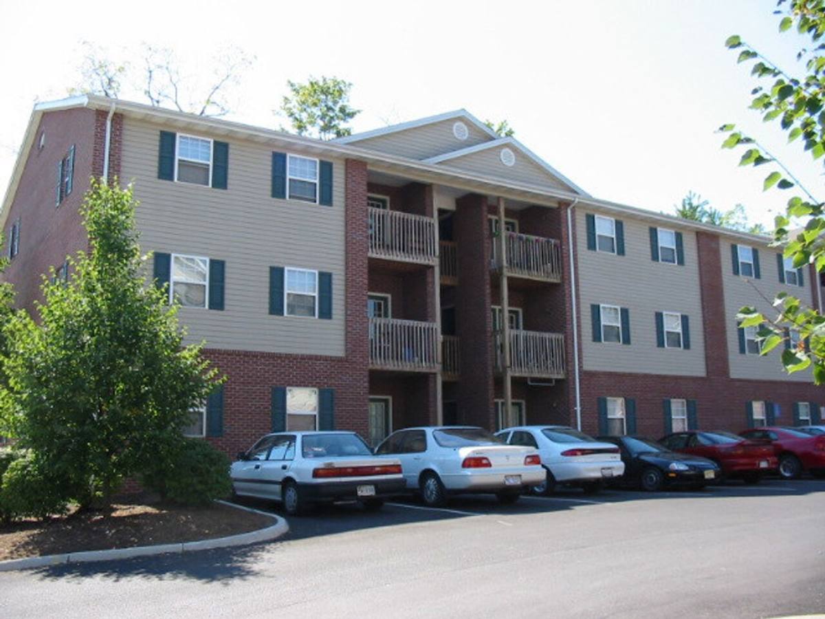 Apartment for rent at 105 Collegiate Court #13, Blacksburg, VA 24060