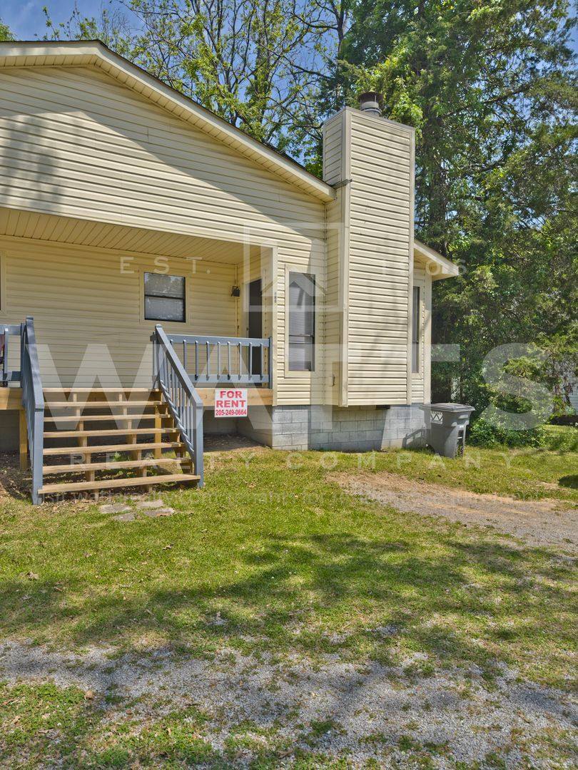 Apartment for rent at 318 Linden St, Trussville, AL 35173