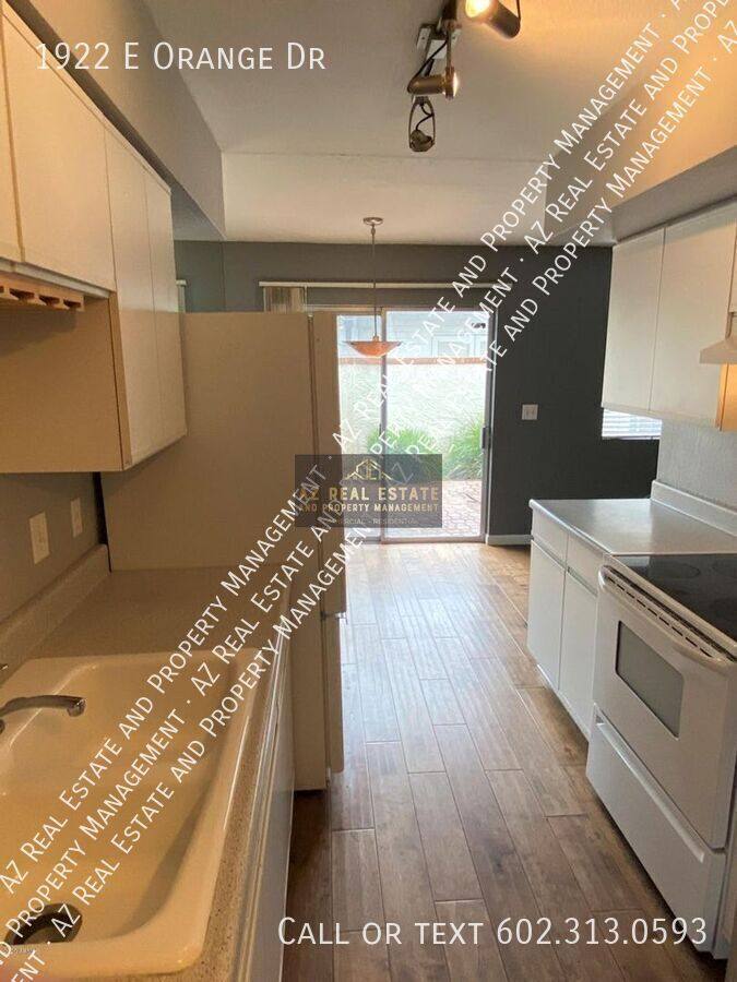 1922 E Orange Dr, Phoenix, AZ 85016