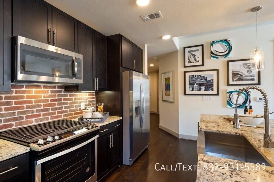 Apartment for rent at 699 Capitol St #14TA2, Houston, TX 77002