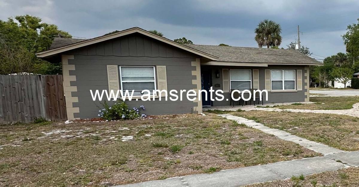 House for rent at 2433 Washington Rd, Mount Dora, FL 32757