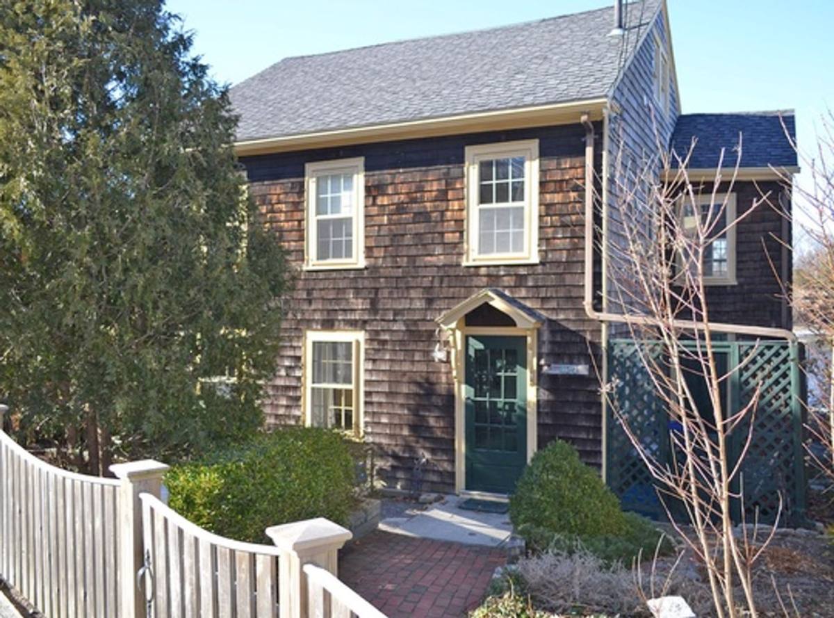 House for rent at 420 Washington St, Gloucester, MA 01930