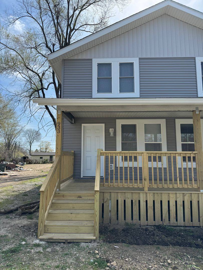 Townhouse for rent at 931-933 Lawrence Dr, Columbus, OH 43207
