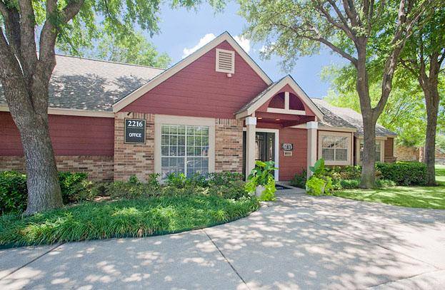 Apartment for rent at 2216 Plum Lane, Arlington, TX 76010