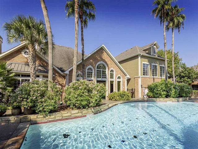 Apartment for rent at 3225 Woodland Park Dr, Houston, TX 77082