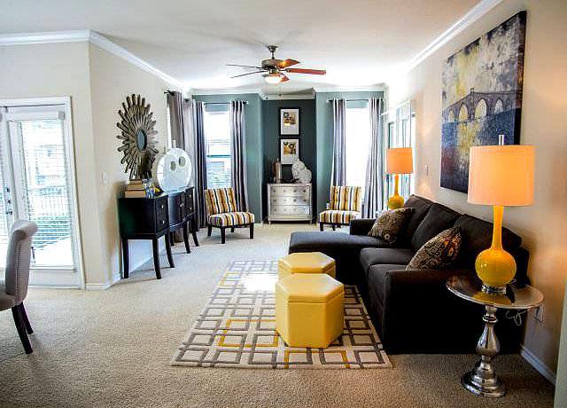 Apartment for rent at 8705 Southwestern Blvd, Dallas, TX 75206