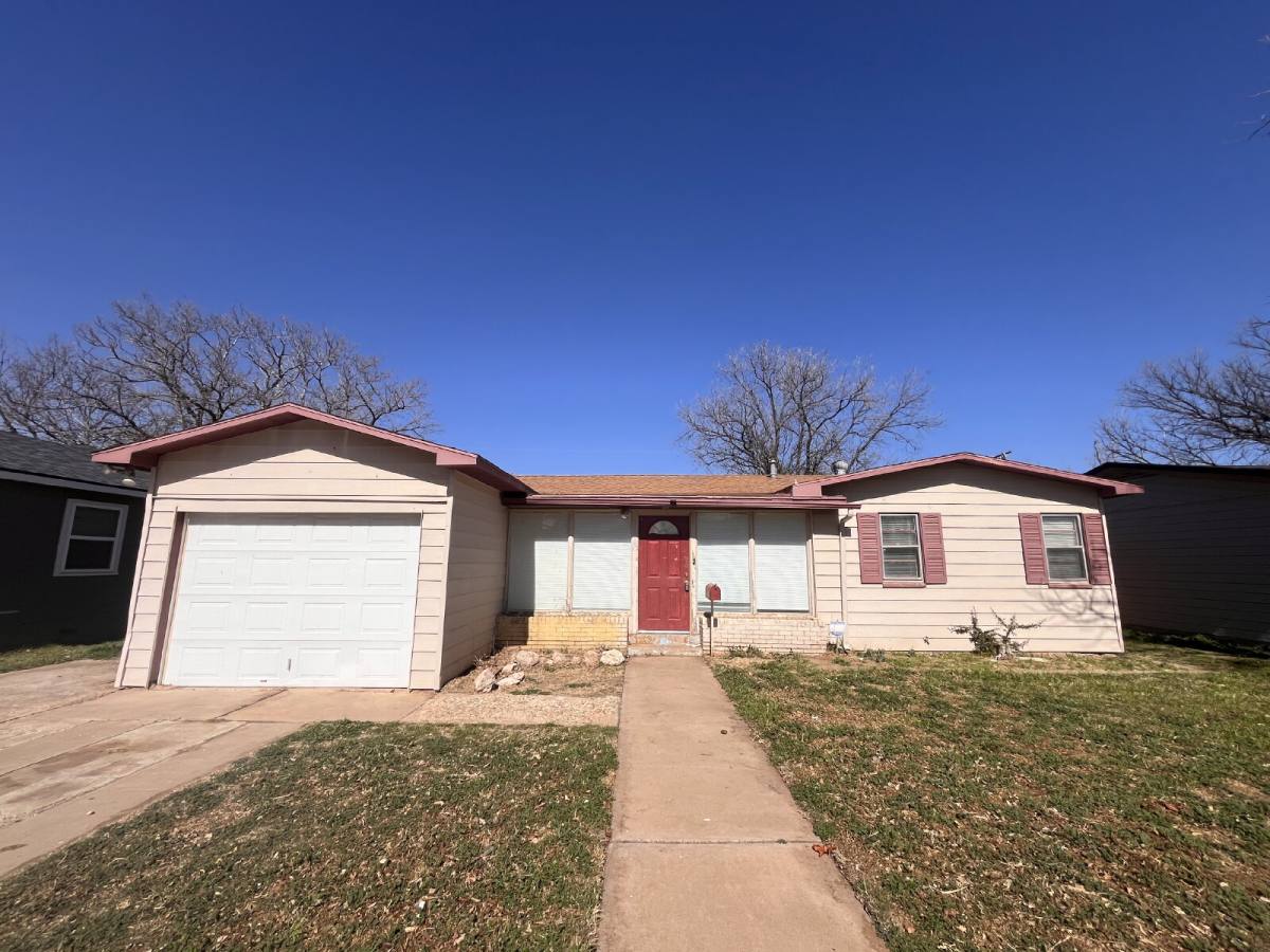 House for rent at 5008 42nd St, Lubbock, TX 79414