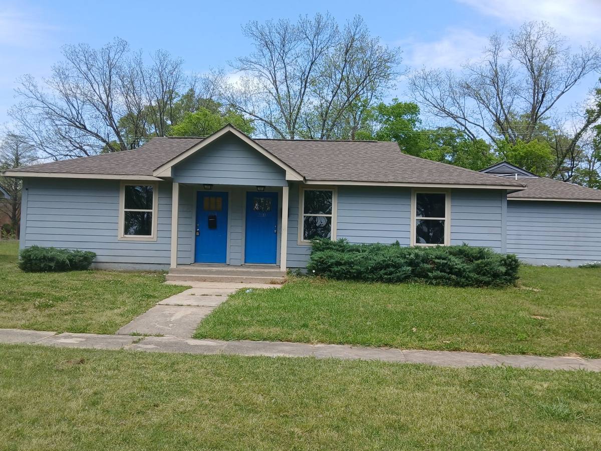 Townhouse for rent at 2204 30th Ave N, Birmingham, AL 35207