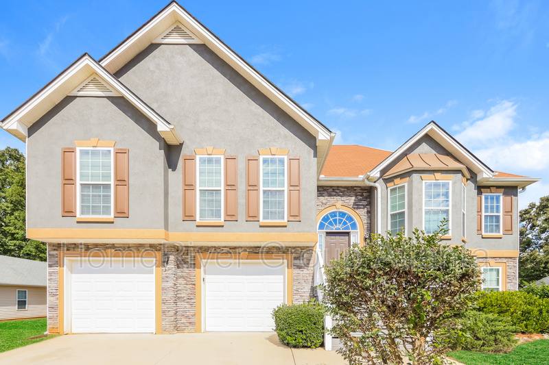 House for rent at 220 Creekside Circle, Hampton, GA 30228