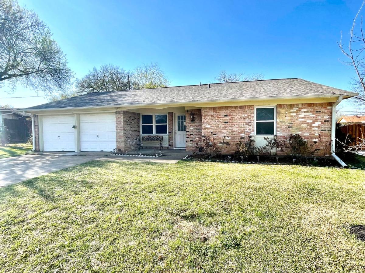 House for rent at 201 E Fuller Dr, Euless, TX 76039