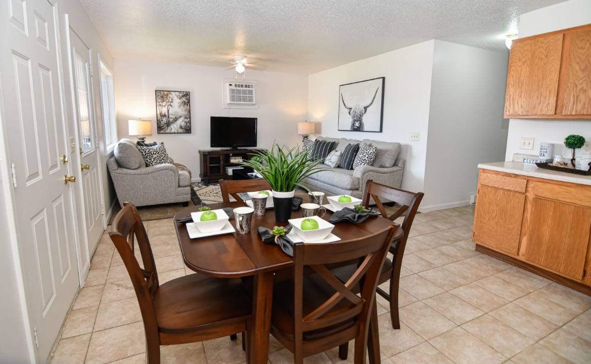 Townhouse for rent at 1020 1st Ave W, Newton, IA 50208