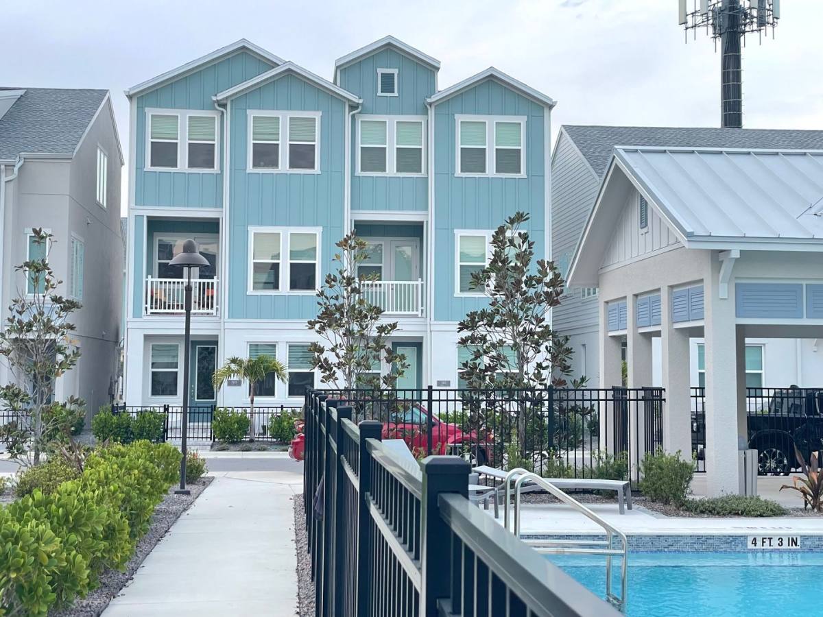 Townhouse for rent at 2413 Ezzell Court, Sarasota, FL 34237