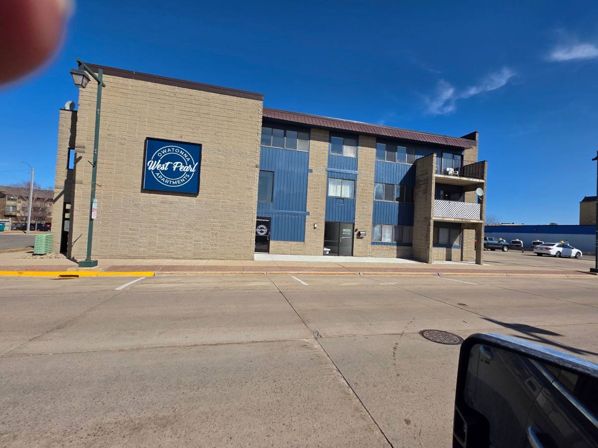 Apartment for rent at 140 W Pearl St, Owatonna, MN 55060