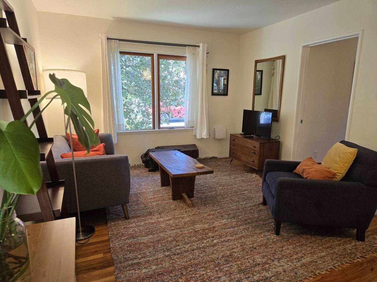 Apartment for rent at 1322 Dwight Way #1, Berkeley, CA 94702