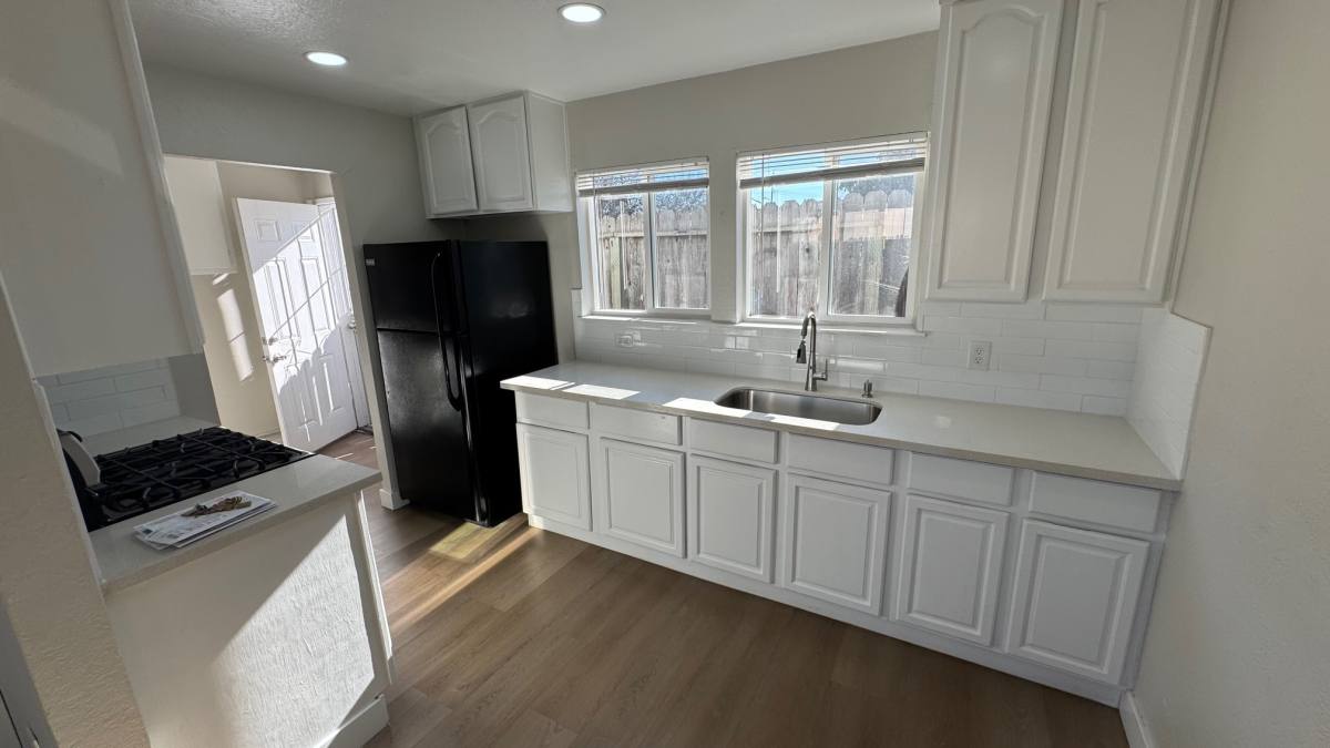 Apartment for rent at 538 Douglas Ave, Oakland, CA 94603