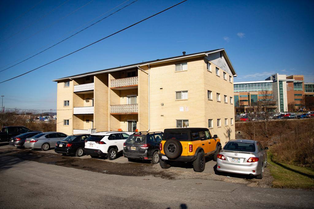 Apartment for rent at 842 Country Club Dr, Morgantown, WV 26505