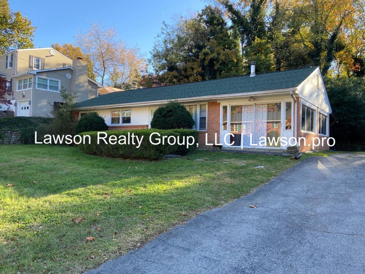 House for rent at 3419 Westmoreland Dr, Roanoke, VA 24018