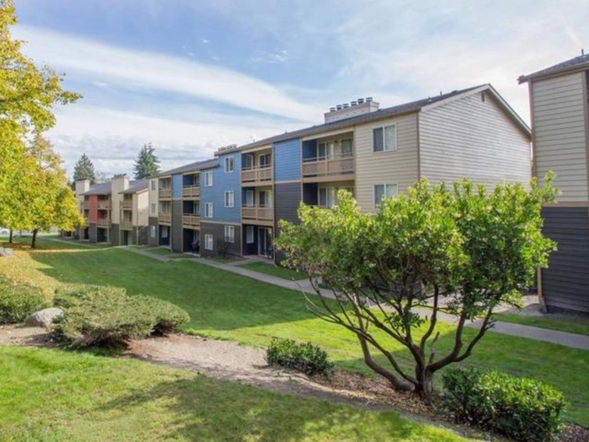 Apartment for rent at 29225 Military Rd S, Federal Way, WA 98003