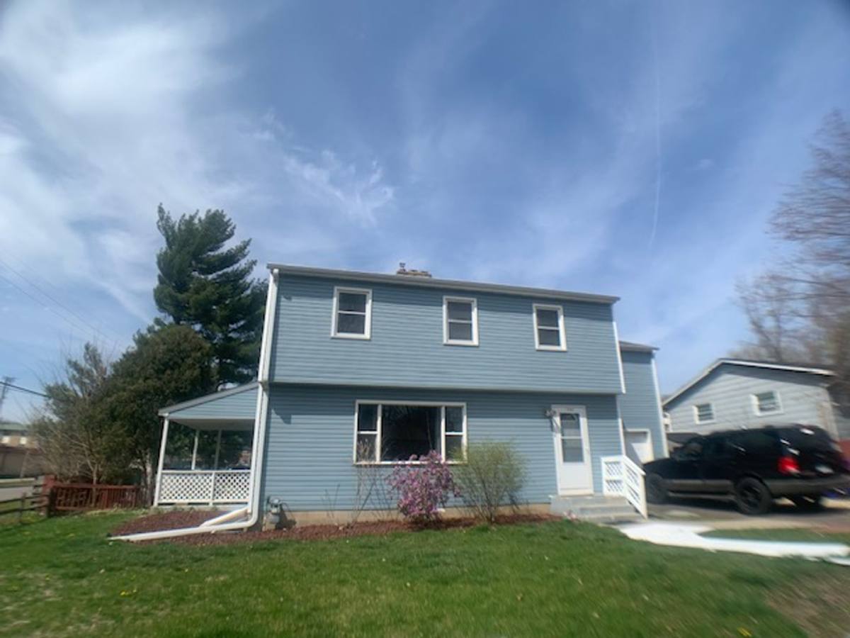 House for rent at 1565 Albemarle St, Saint Paul, MN 55117