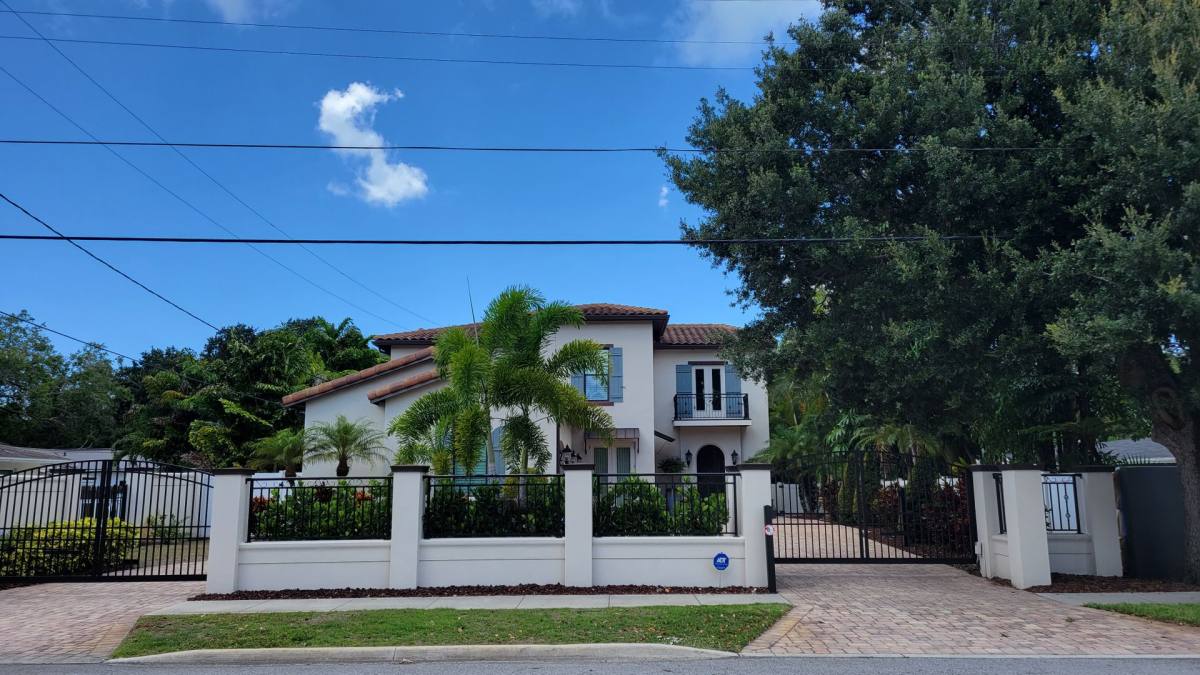 House for rent at 3218 S Osprey Ave, Sarasota, FL 34239