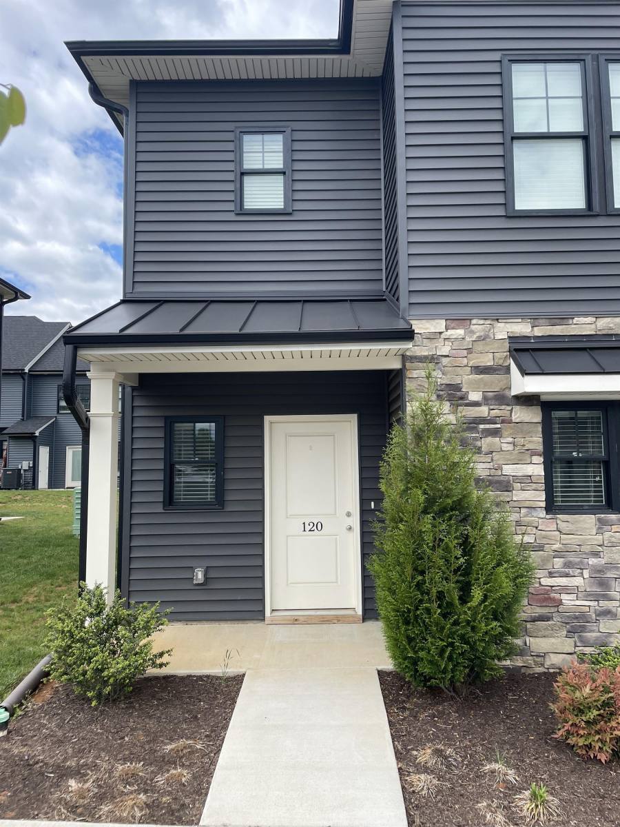 Townhouse for rent at 120 English Commons Dr #1, Lynchburg, VA 24501