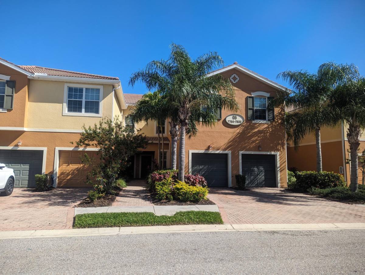 Townhouse for rent at Stonehaven, 7810 Moonstone Dr #1, Sarasota, FL 34233
