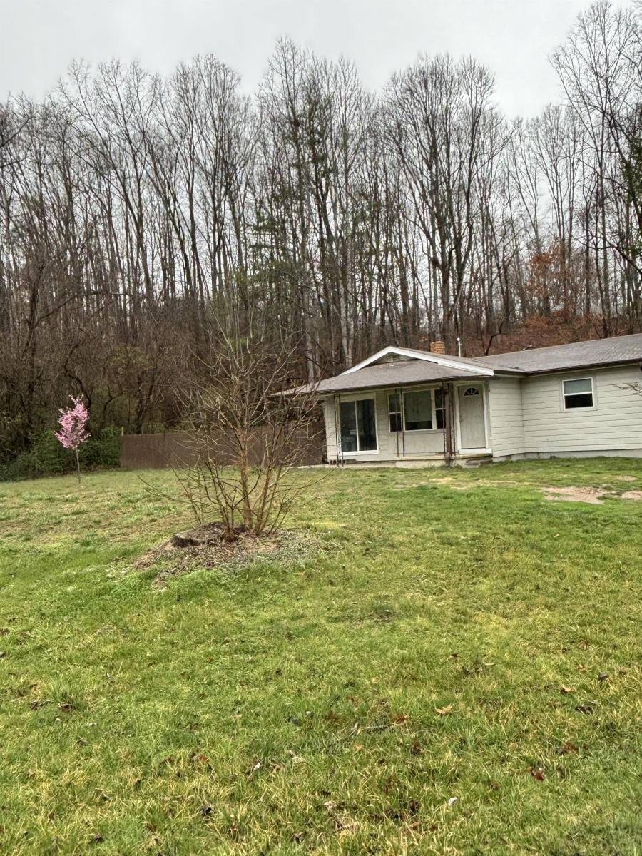 House for rent at 4 Brinwood Dr, Weaverville, NC 28787