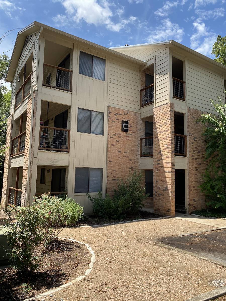 Condo for rent at 421 W San Antonio St #C2, San Marcos, TX 78666