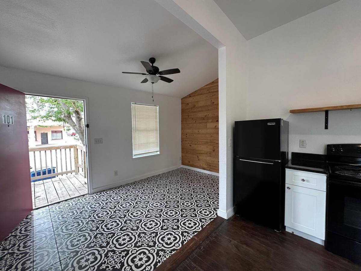 Apartment for rent at 2419 S Presa St, San Antonio, TX 78210