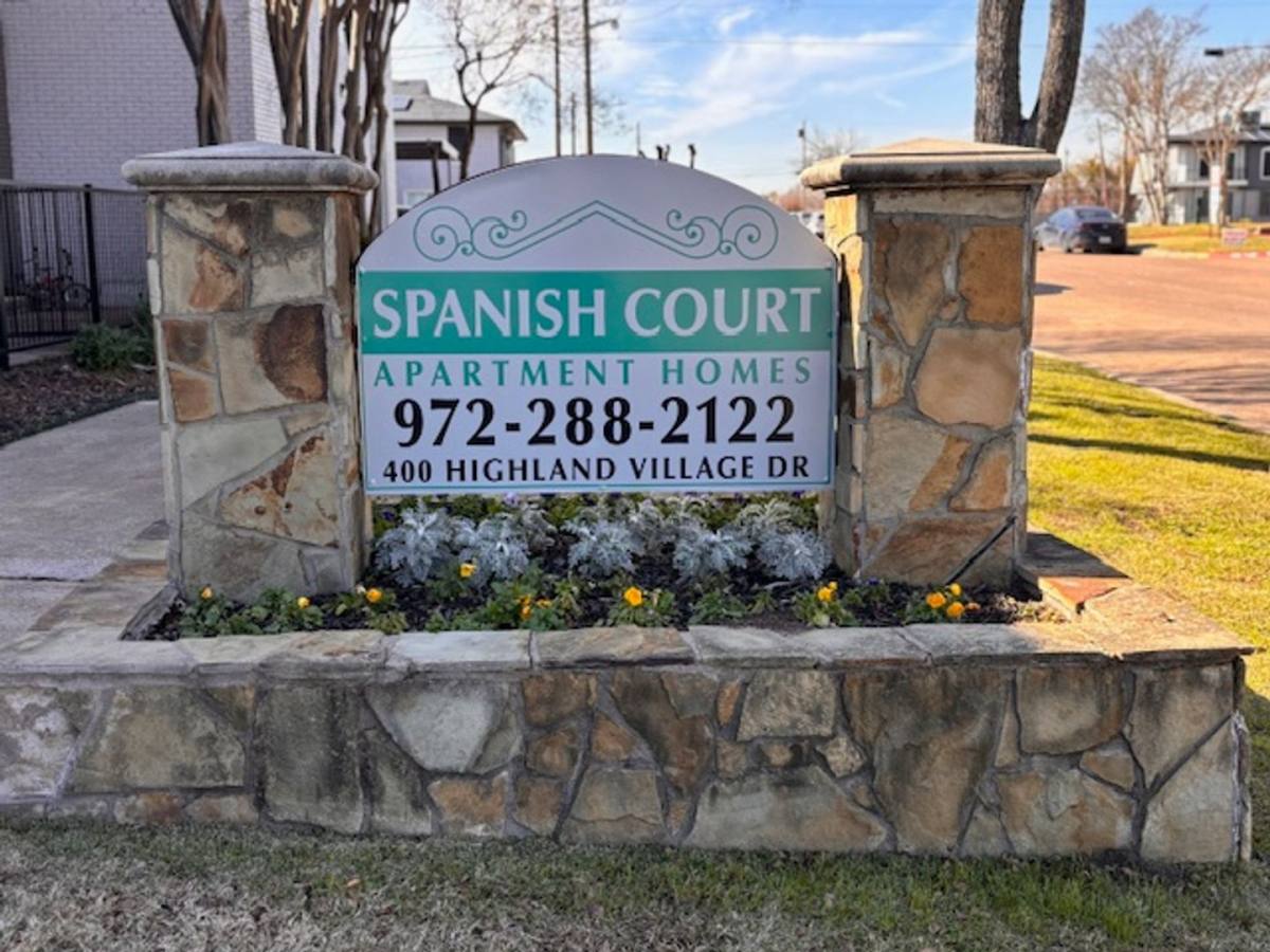 Apartment for rent at 400 Highland Village Dr, Mesquite, TX 75149