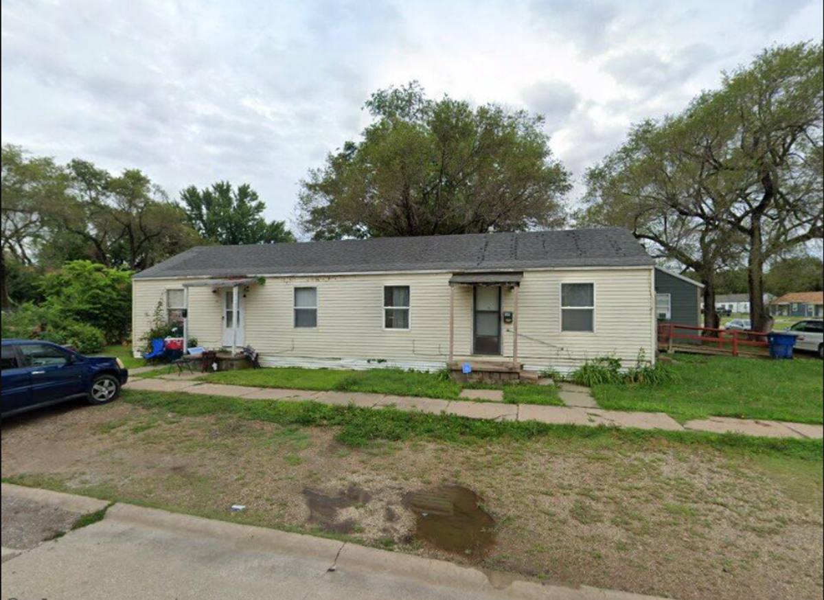 Apartment for rent at 4301 E Whitney Lane, Wichita, KS 67210