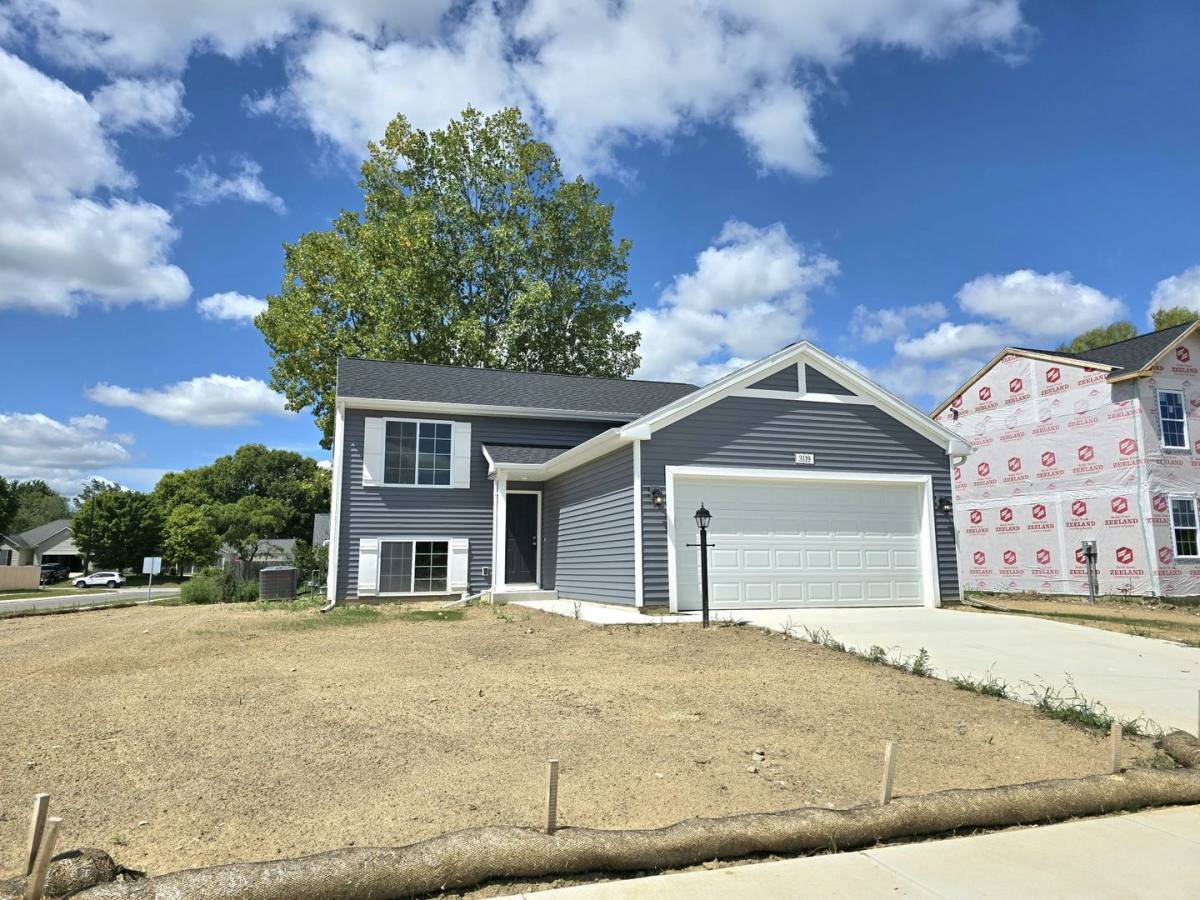 House for rent at 3119 Falling Oak Dr, Mishawaka, IN 46544