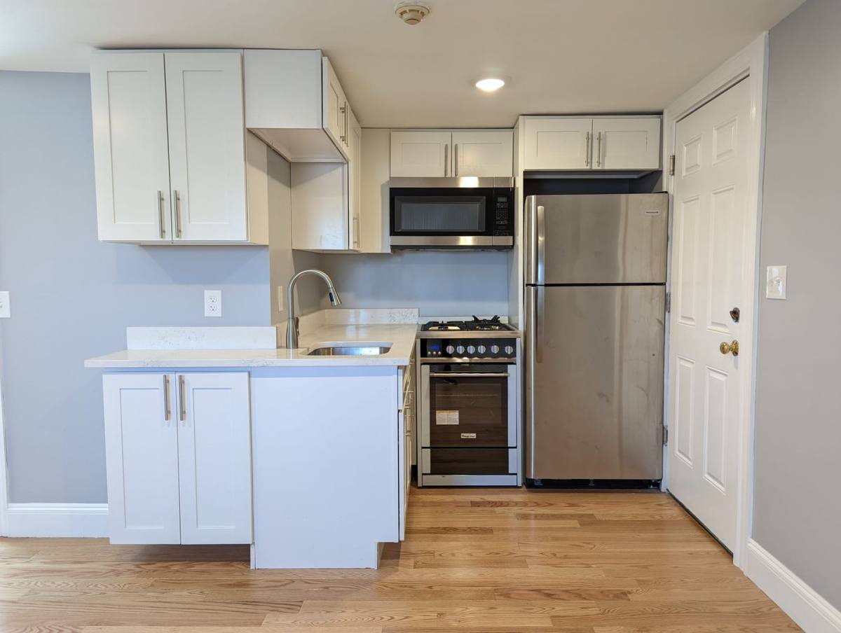 Apartment for rent at 293 Fayette St, Quincy, MA 02170