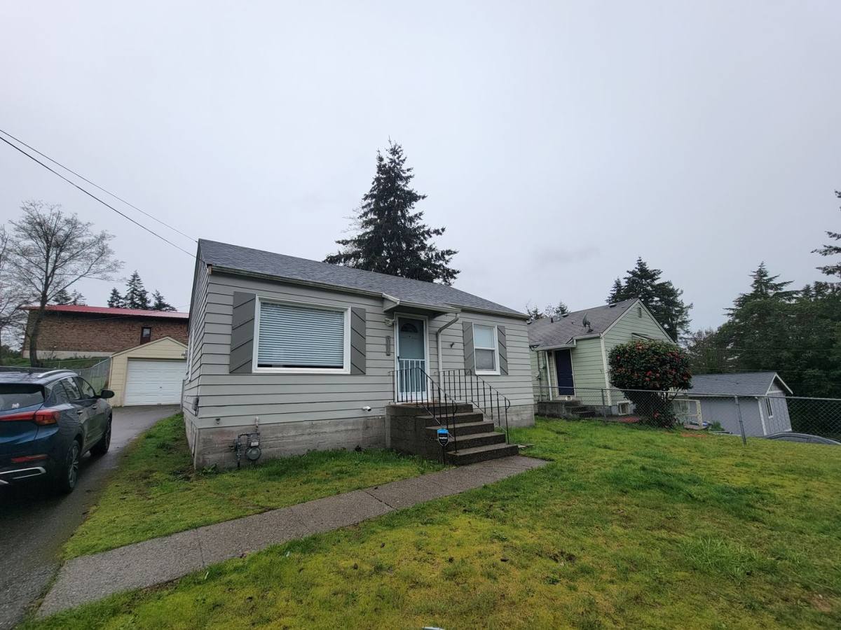 House for rent at 3115 13th St, Bremerton, WA 98312