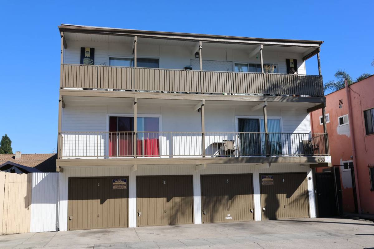 Apartment for rent at 650 Linden Ave, Long Beach, CA 90802