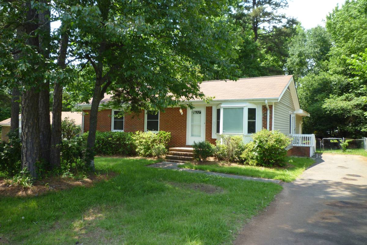 House for rent at 525 Whitlock Dr, Charlotte, NC 28214