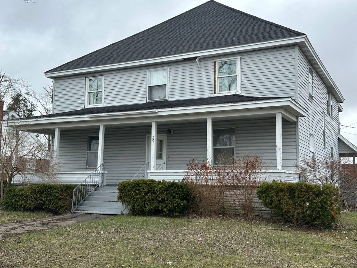 Apartment for rent at 202 W Mitchell, Gaylord, MI 49735